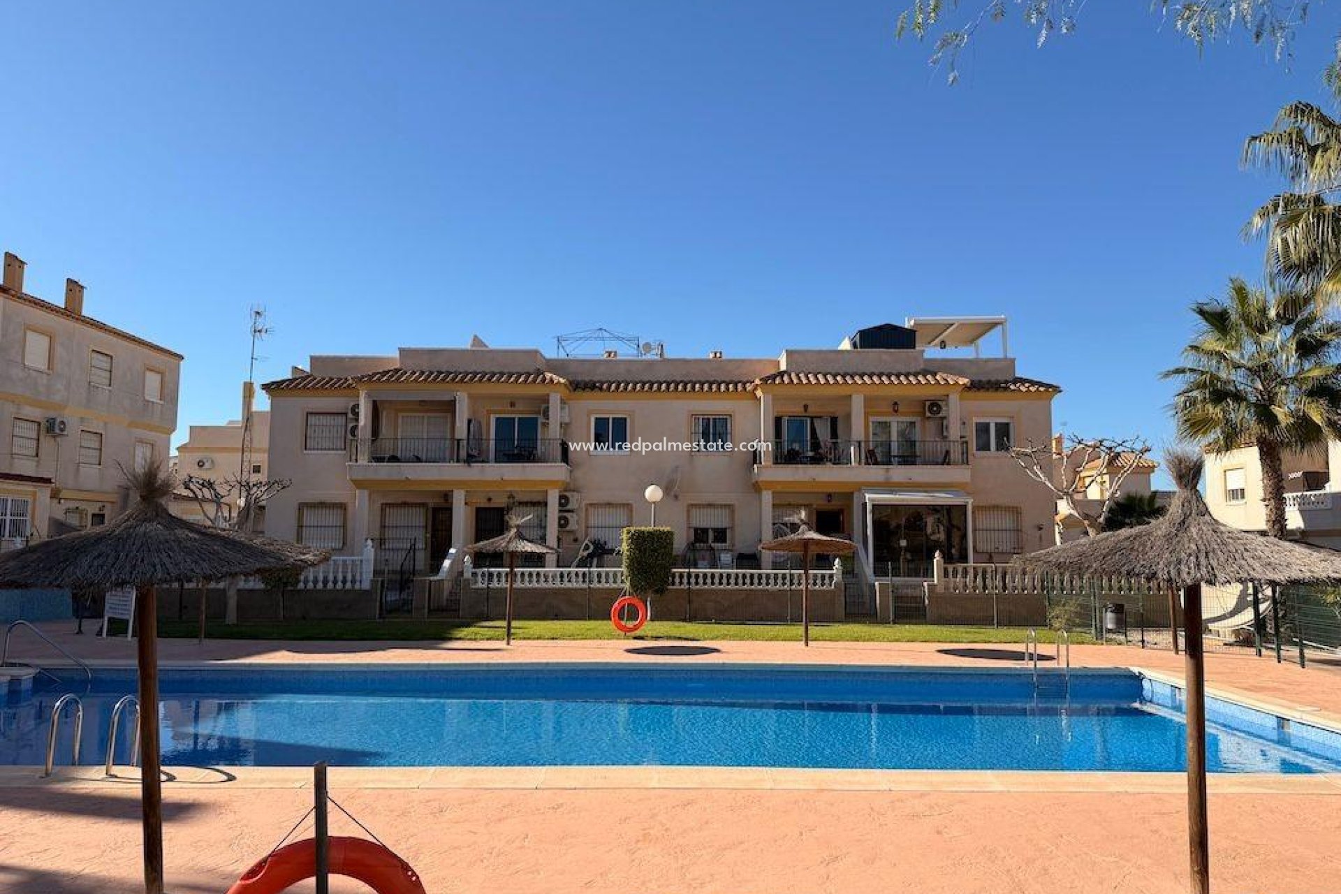 Återförsäljning - Bungalow -
Orihuela Costa - Villamartín