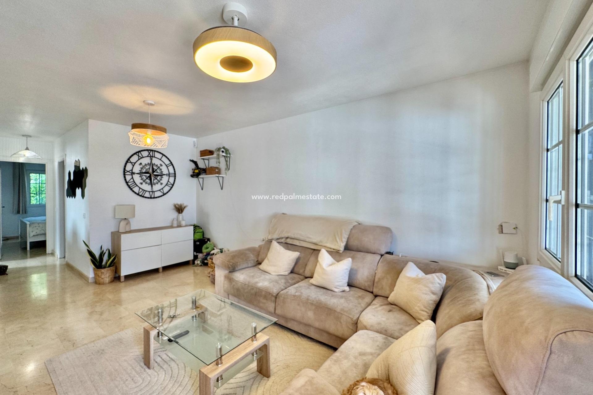 Återförsäljning - Bungalow -
Orihuela Costa - Villamartín