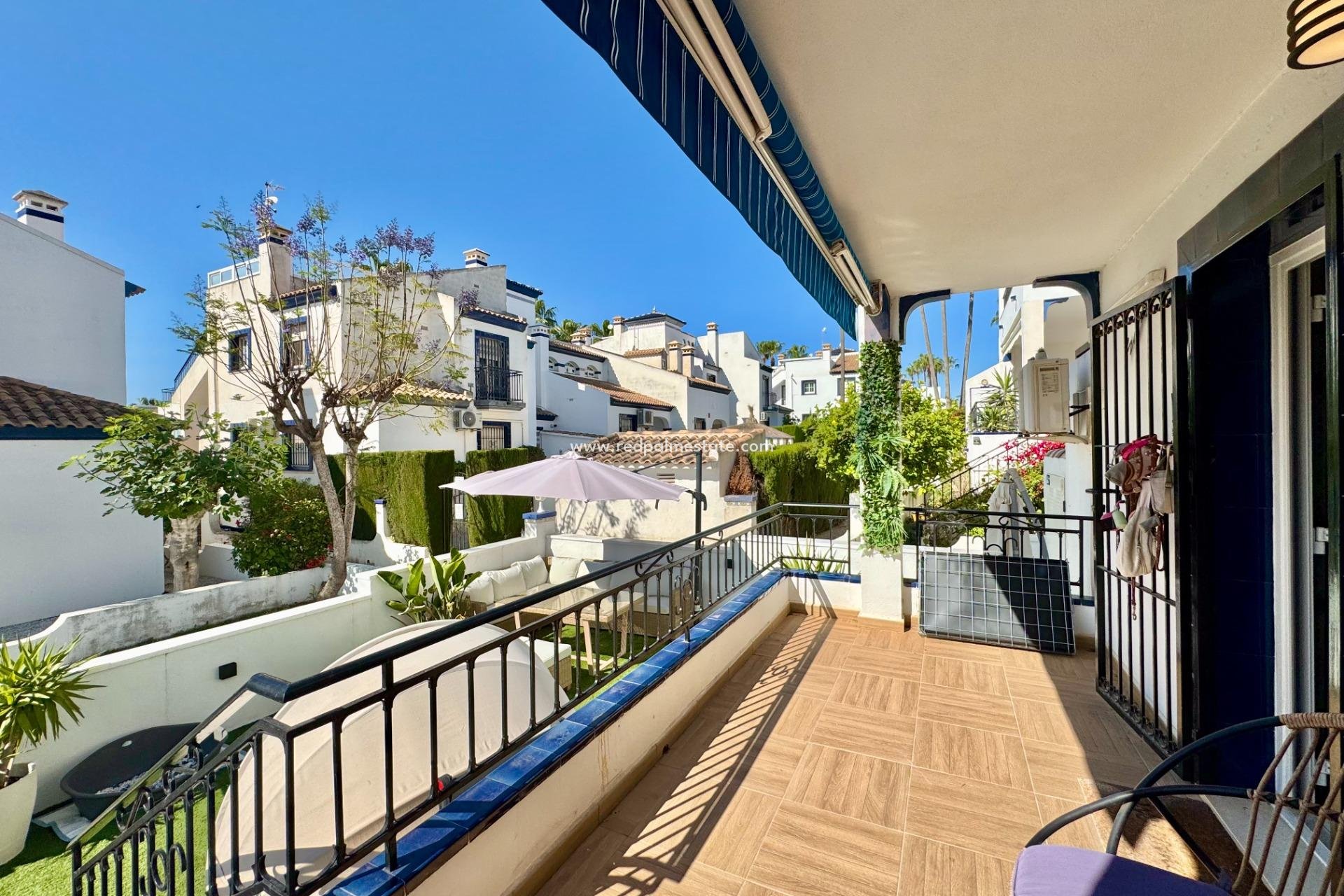 Återförsäljning - Bungalow -
Orihuela Costa - Villamartín