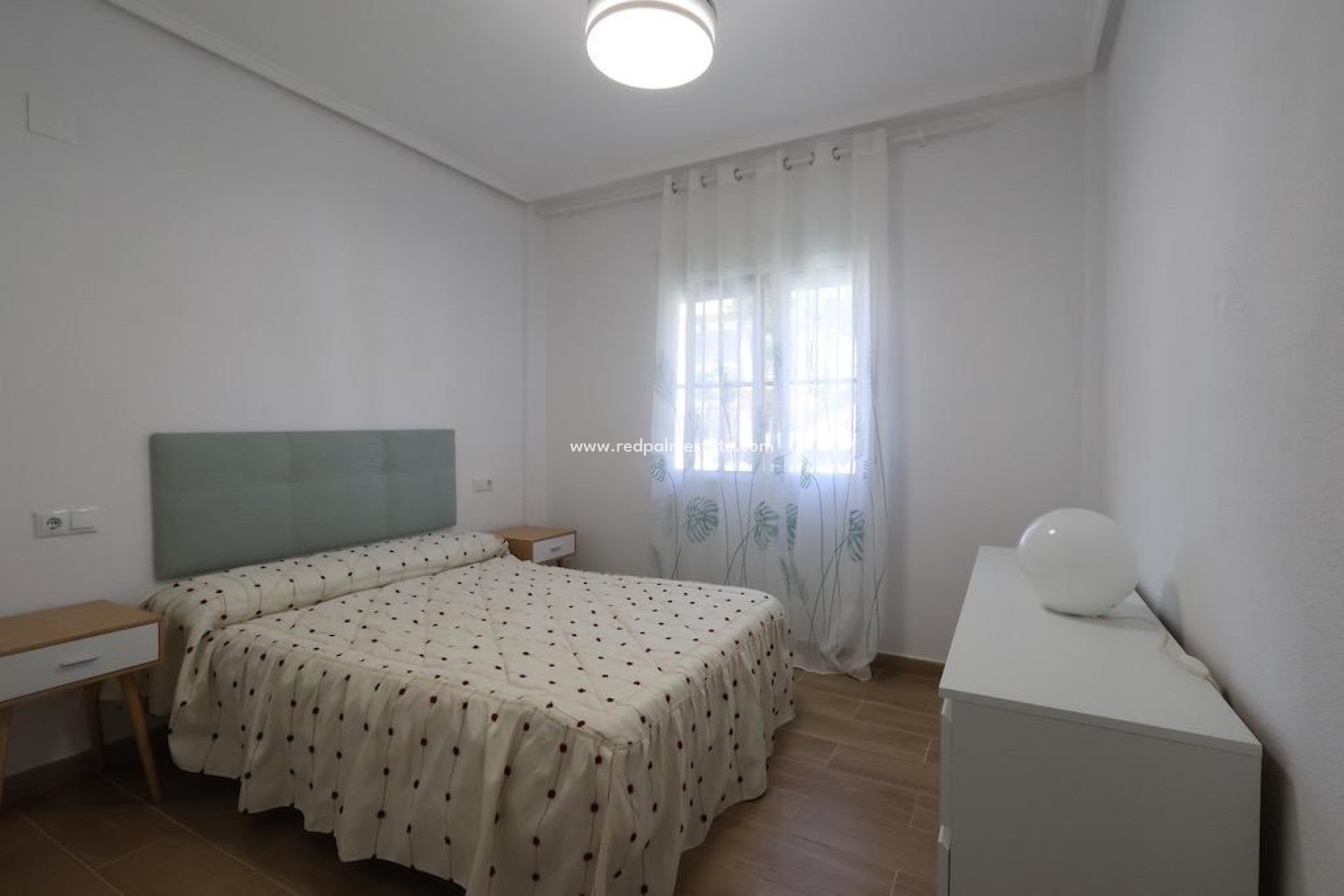 Återförsäljning - Bungalow -
Orihuela Costa - Villamartín