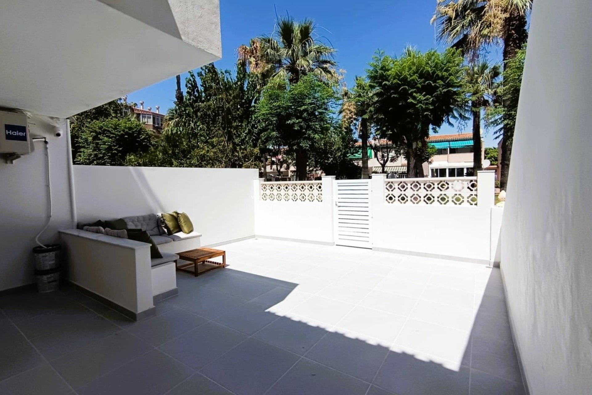 Återförsäljning - Bungalow -
Orihuela Costa