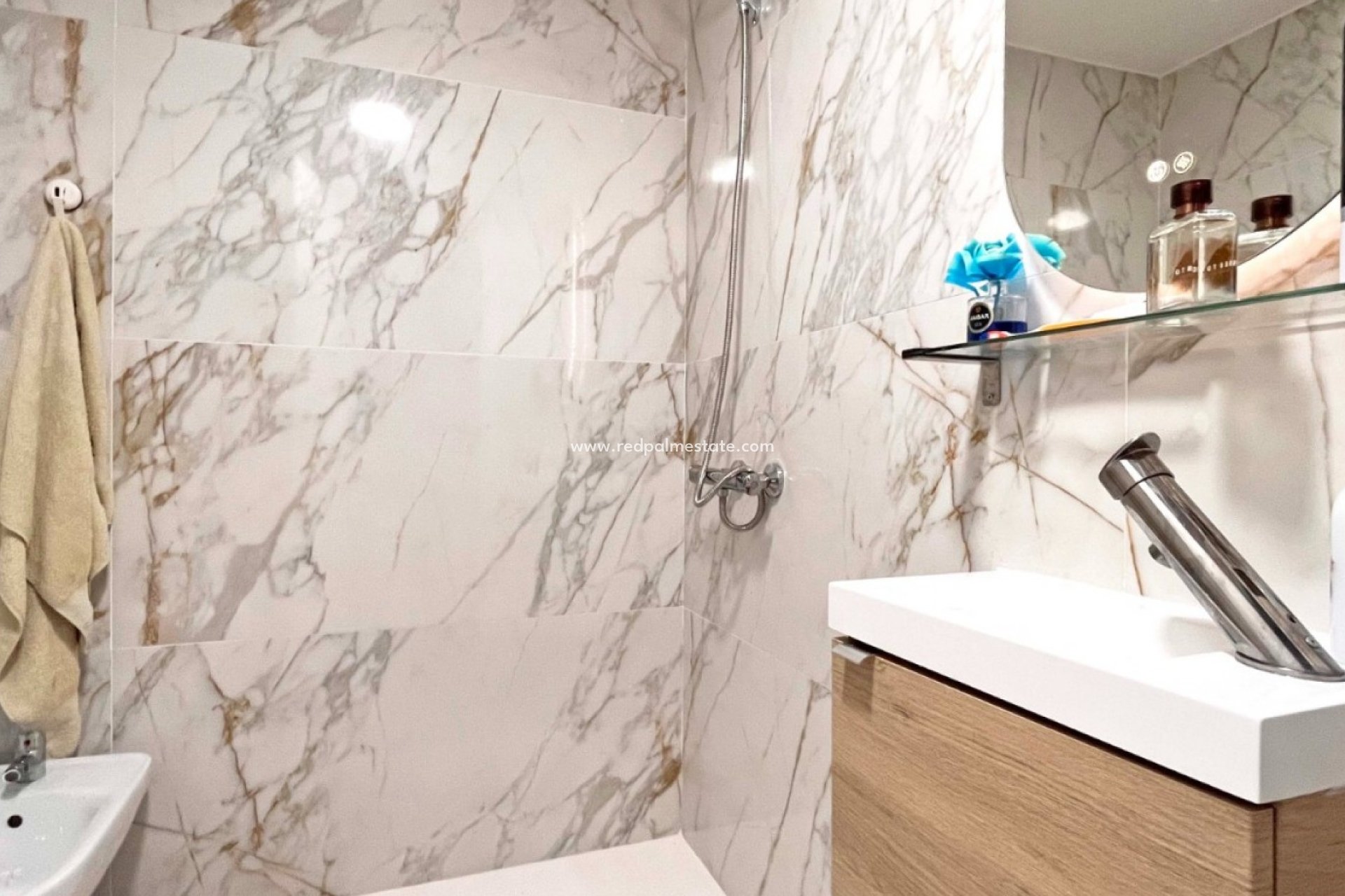 Återförsäljning - Bungalow -
Orihuela Costa