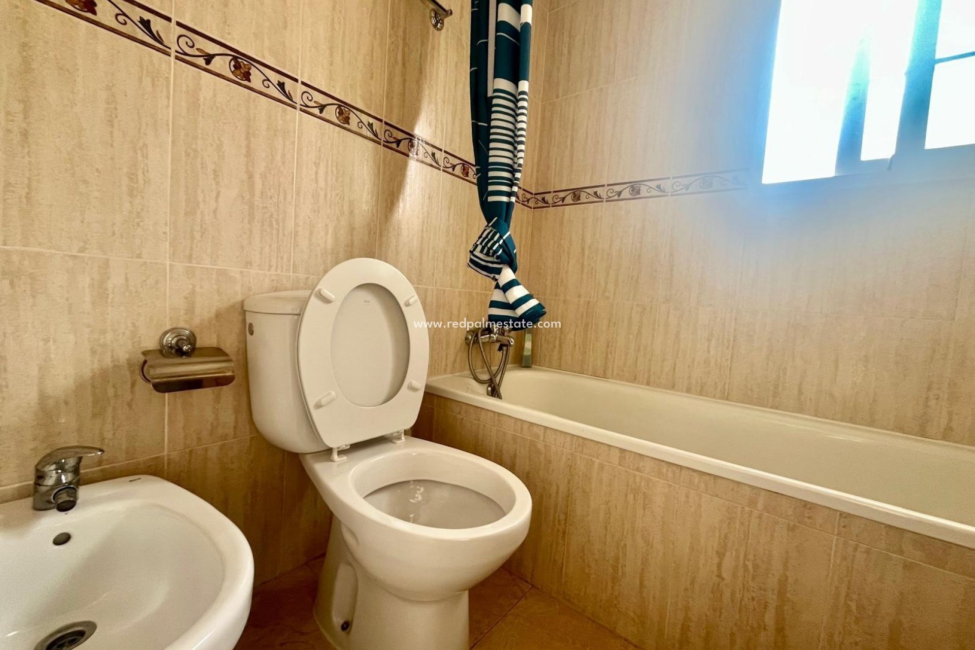 Återförsäljning - Bungalow -
San Fulgencio - La Marina