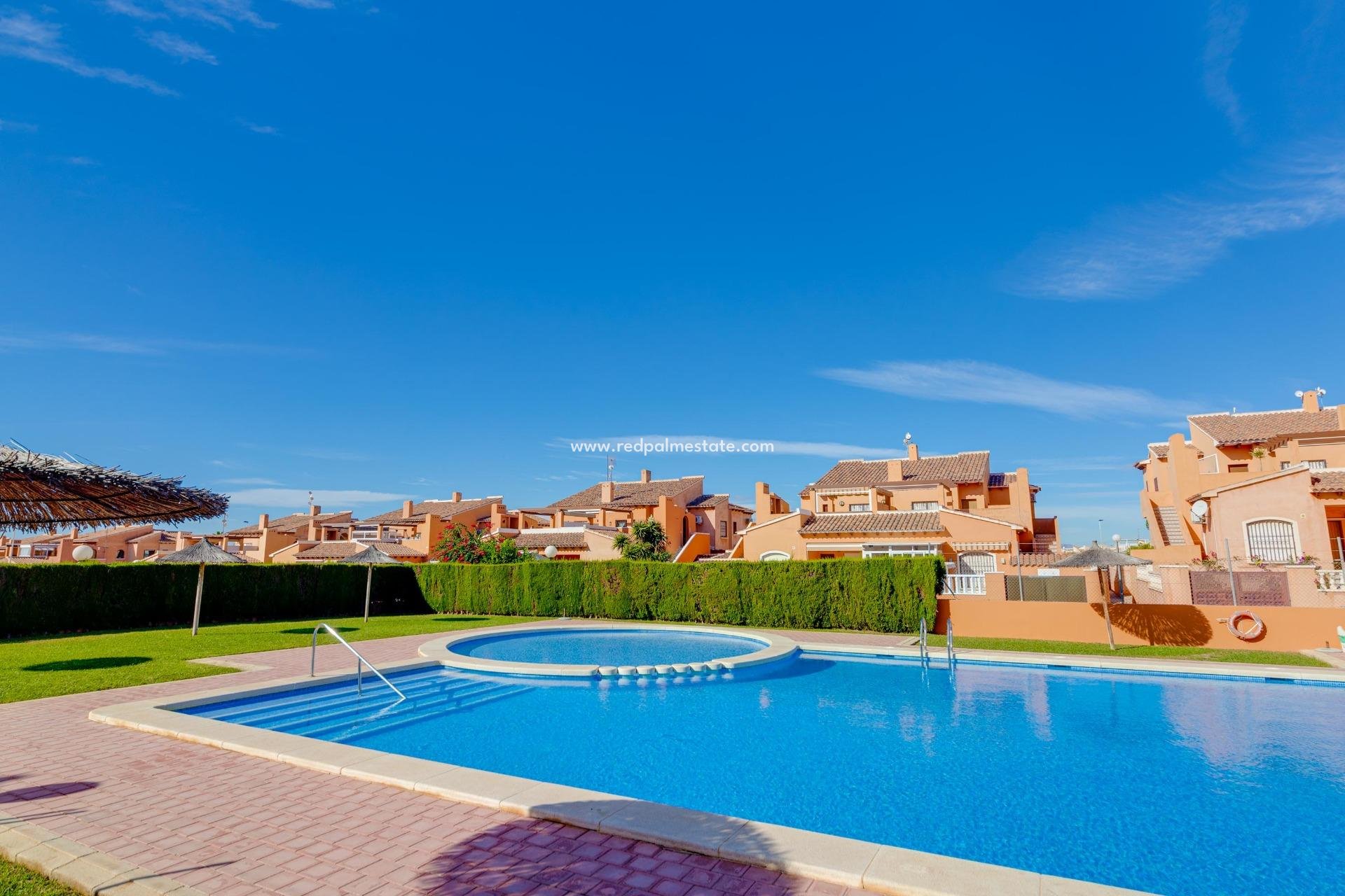Återförsäljning - Bungalow -
Torrevieja - Aguas Nueva