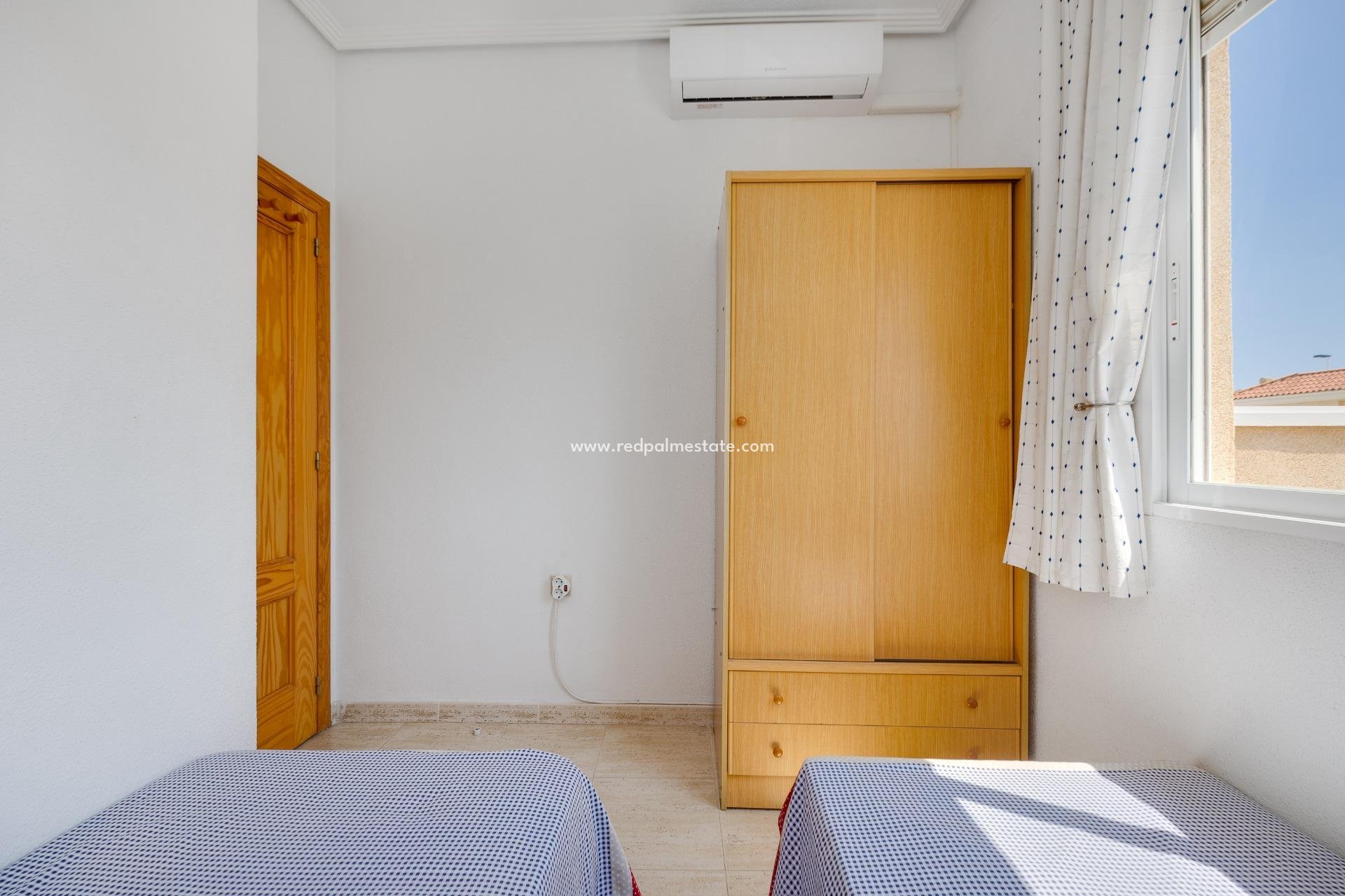 Återförsäljning - Bungalow -
Torrevieja - Aguas Nueva