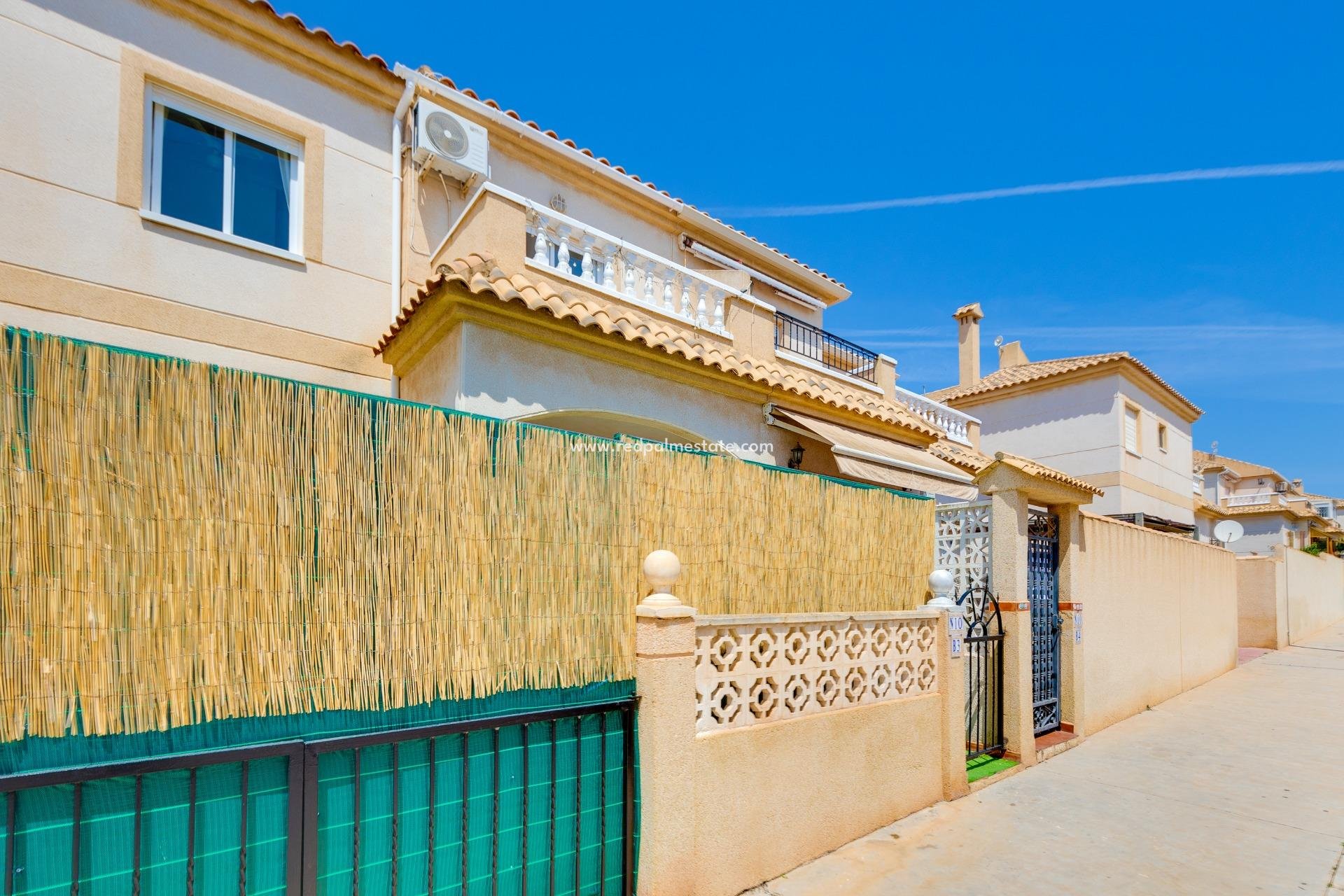 Återförsäljning - Bungalow -
Torrevieja - Aguas Nueva