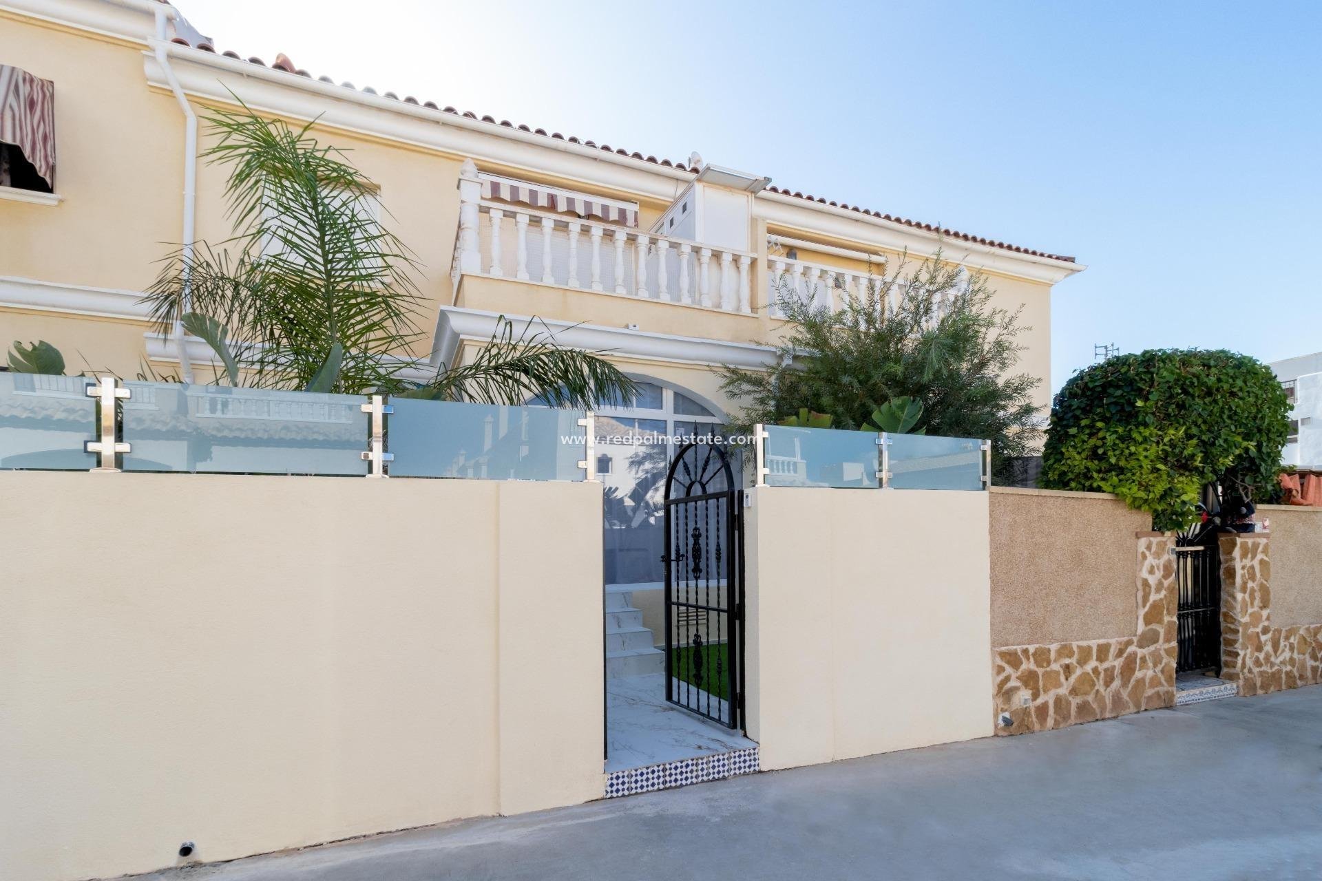 Återförsäljning - Bungalow -
Torrevieja - Aguas Nuevas