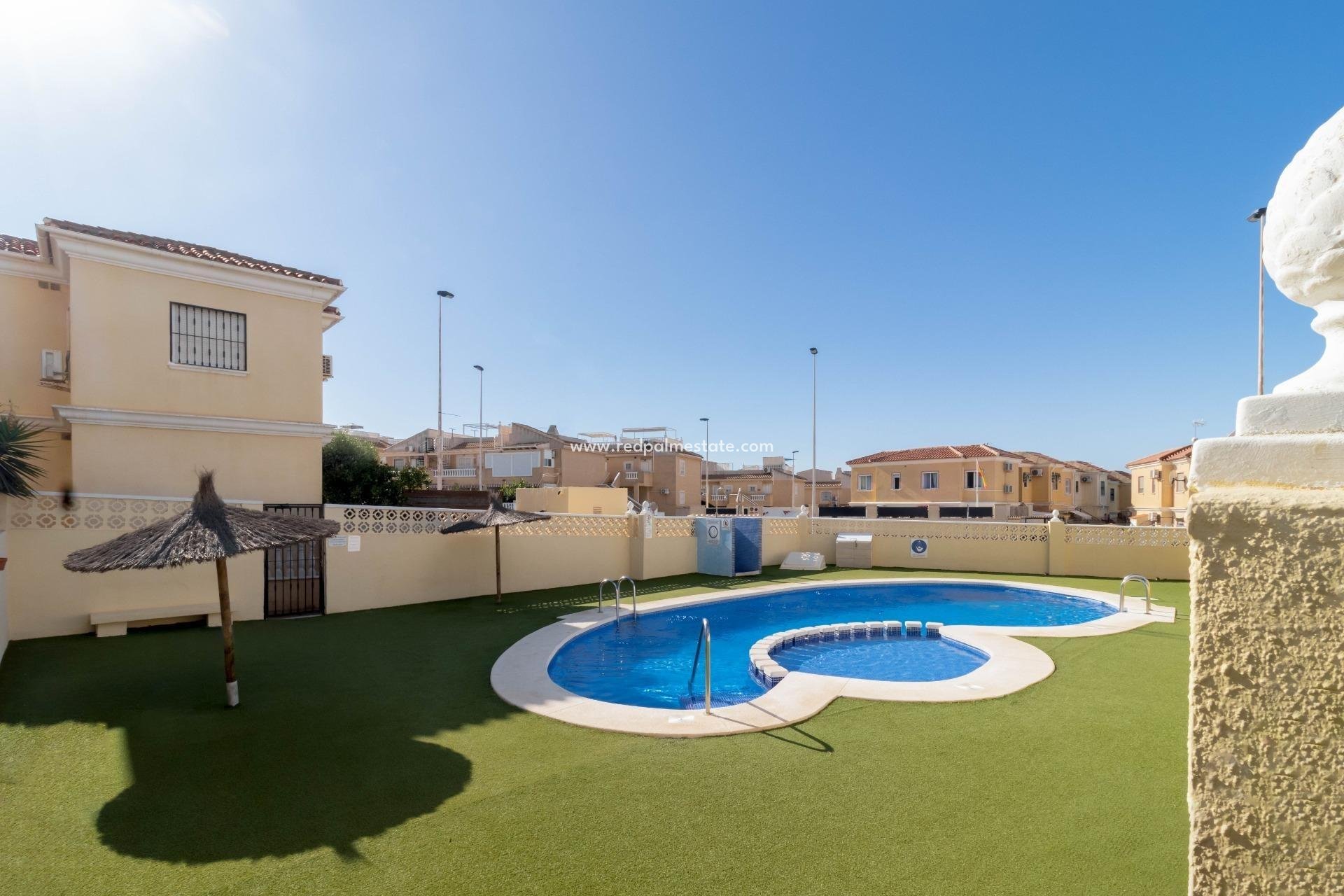 Återförsäljning - Bungalow -
Torrevieja - Aguas Nuevas