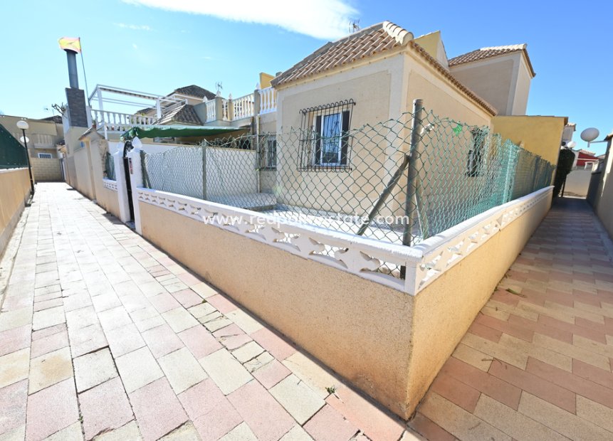 Återförsäljning - Bungalow -
Torrevieja - Jardín del Mar