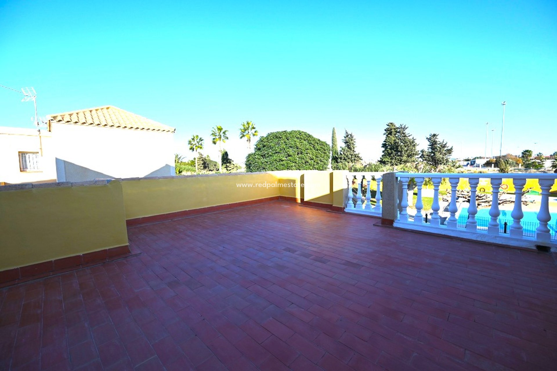 Återförsäljning - Bungalow -
Torrevieja - Jardín del Mar