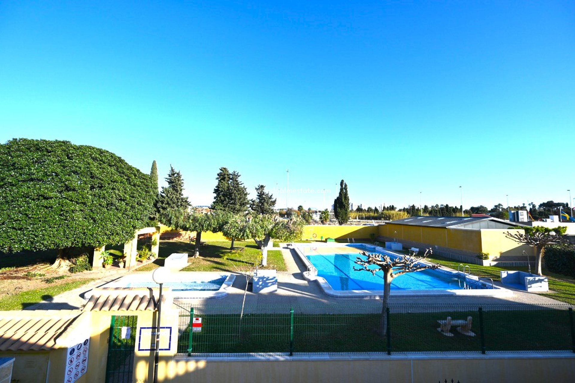 Återförsäljning - Bungalow -
Torrevieja - Jardín del Mar