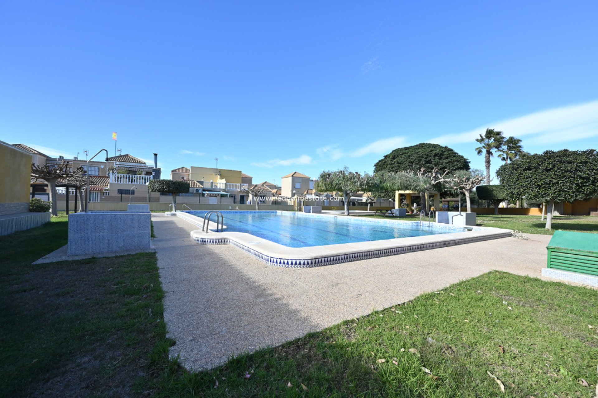 Återförsäljning - Bungalow -
Torrevieja - Jardín del Mar