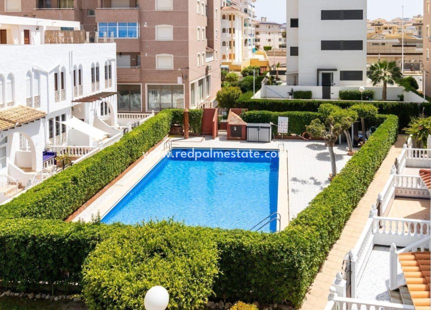 Återförsäljning - Bungalow -
Torrevieja - La Mata