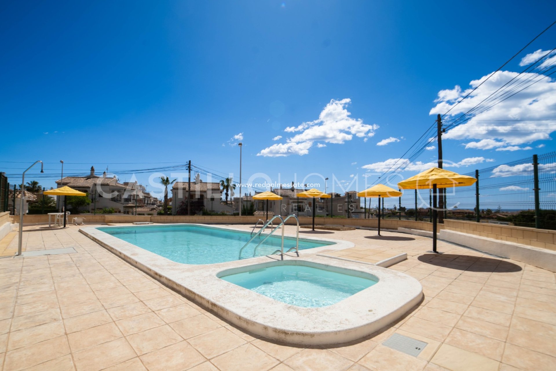 Återförsäljning - Bungalow -
Torrevieja - La Mata