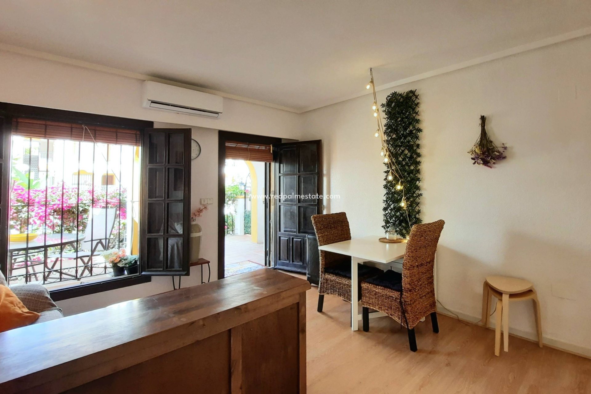 Återförsäljning - Bungalow -
Torrevieja - La Mata