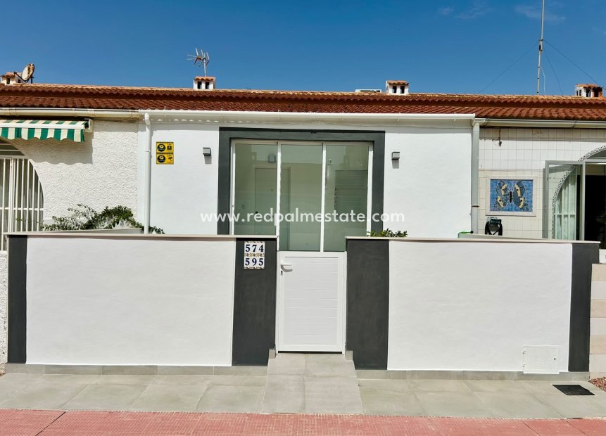 Återförsäljning - Bungalow -
Torrevieja - La Siesta - El Salado - Torreta