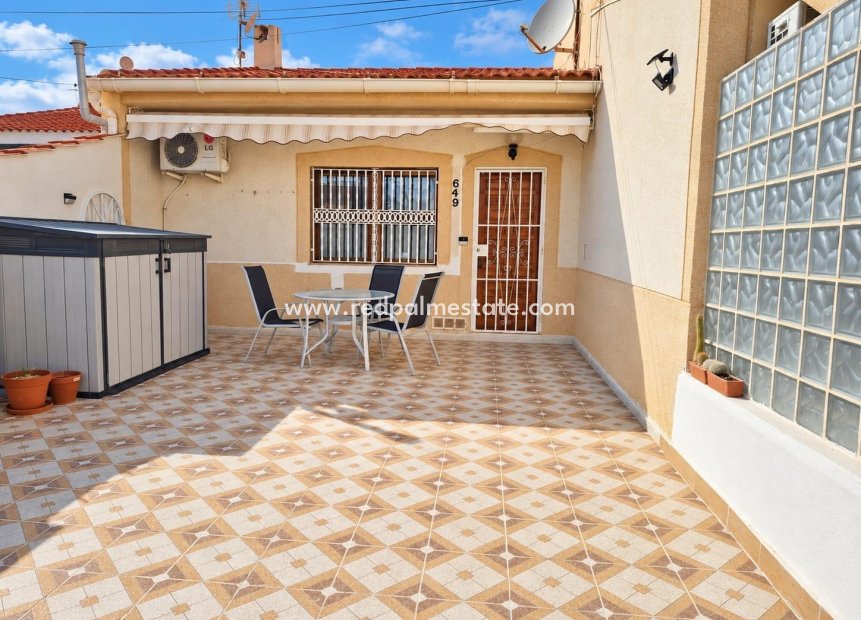 Återförsäljning - Bungalow -
Torrevieja - La Siesta - El Salado - Torreta