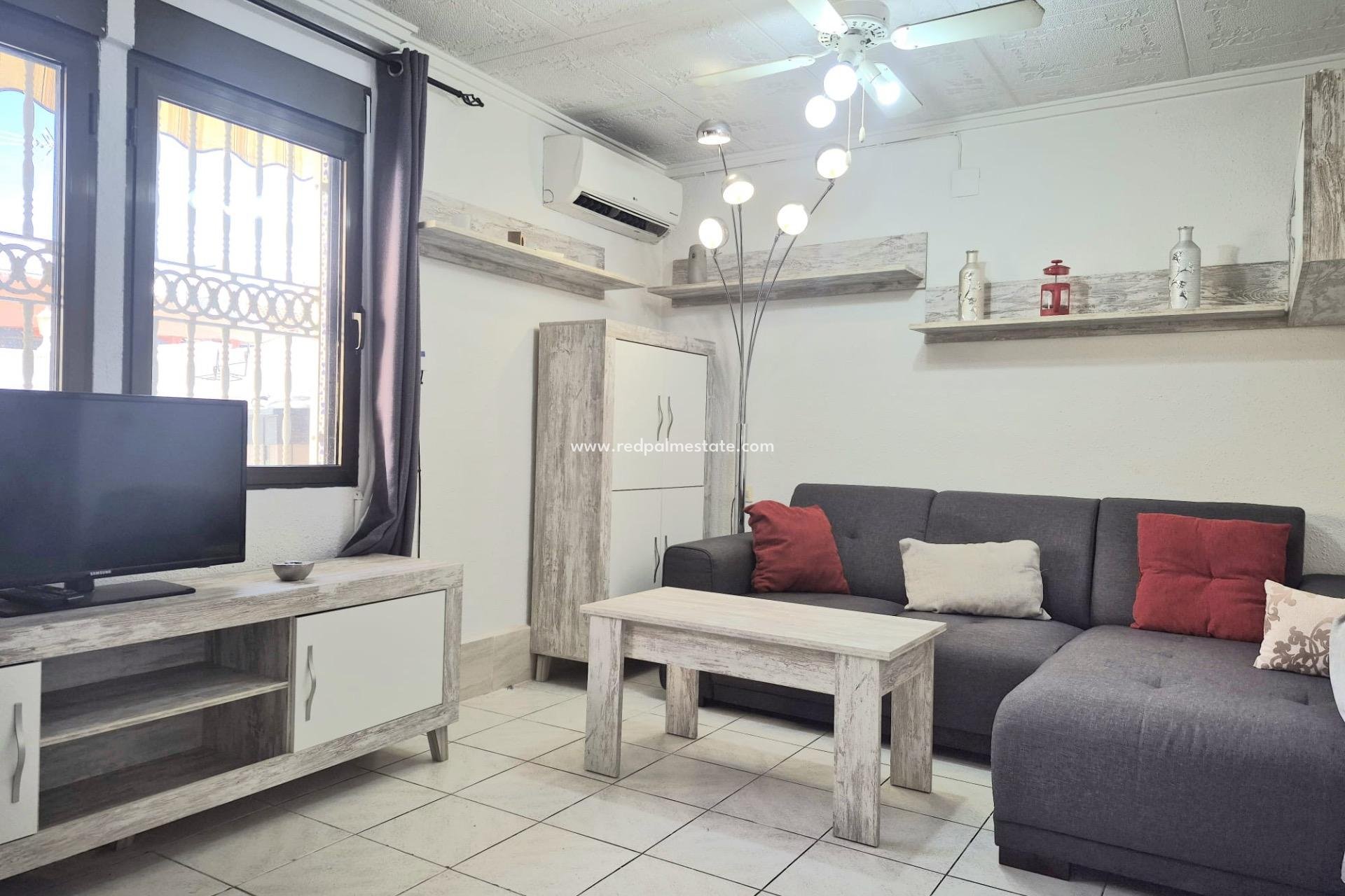 Återförsäljning - Bungalow -
Torrevieja - La Siesta - El Salado - Torreta