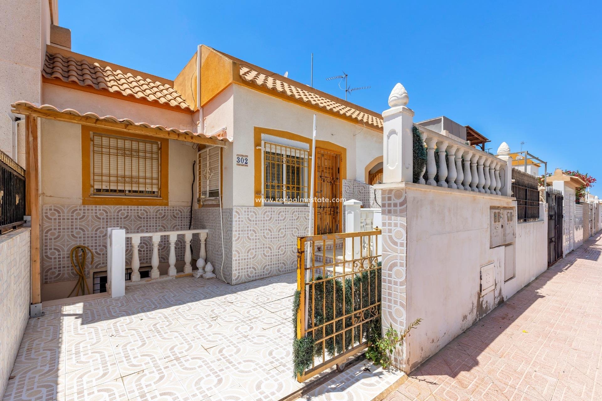 Återförsäljning - Bungalow -
Torrevieja - La Siesta - El Salado -  Torreta