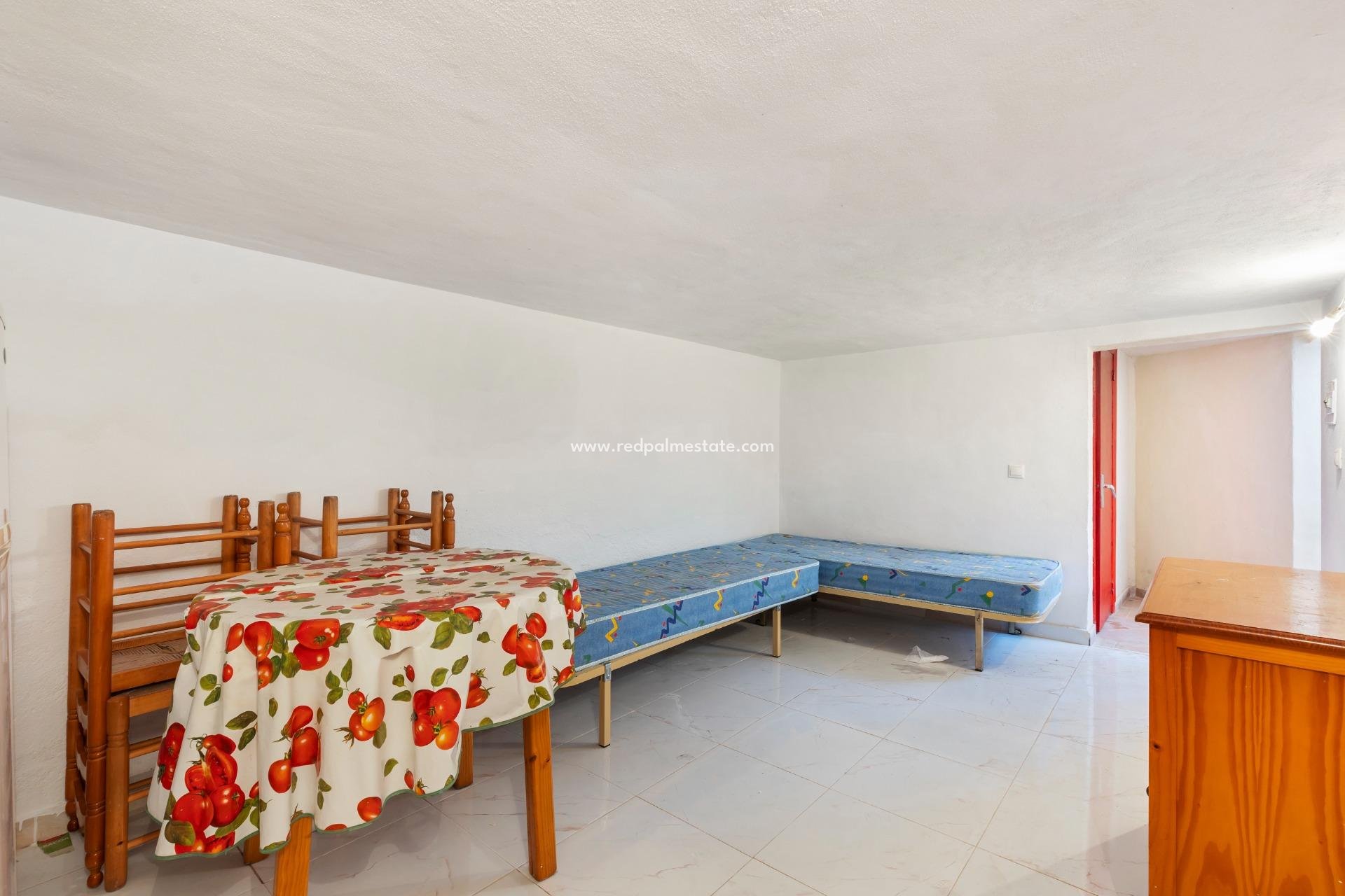 Återförsäljning - Bungalow -
Torrevieja - La Siesta - El Salado -  Torreta