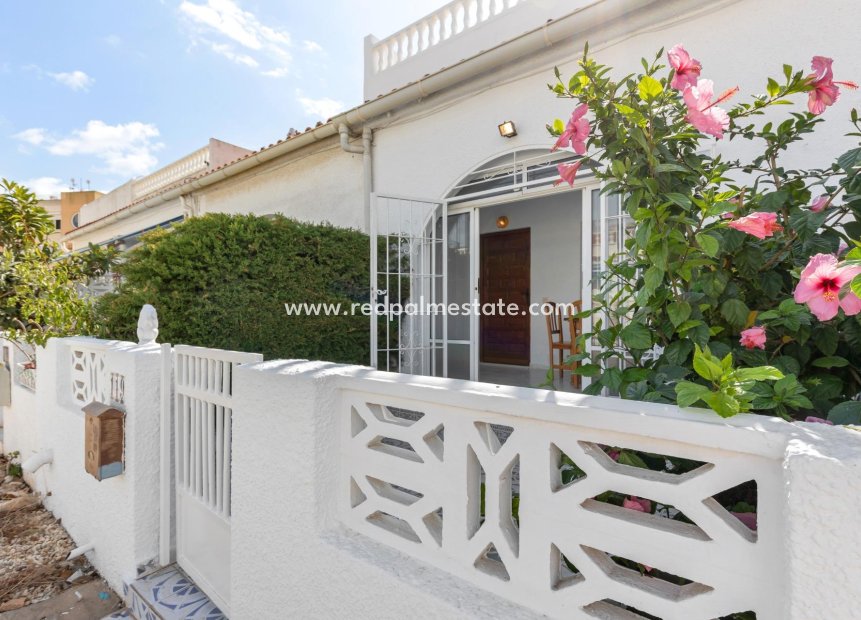 Återförsäljning - Bungalow -
Torrevieja - La Siesta - El Salado -  Torreta