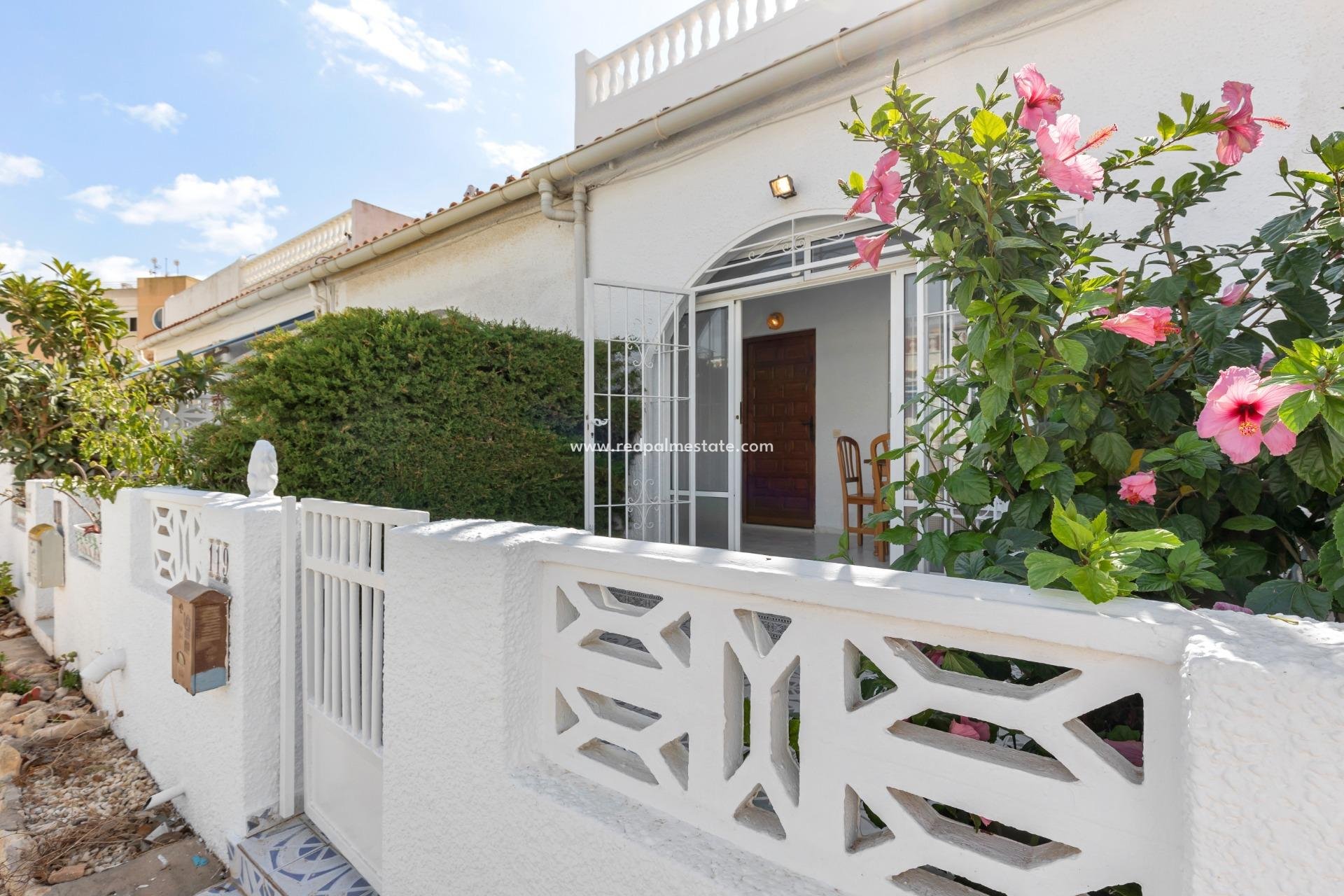 Återförsäljning - Bungalow -
Torrevieja - La Siesta - El Salado -  Torreta