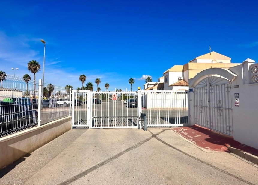 Återförsäljning - Bungalow -
Torrevieja - La Siesta - El Salado -  Torreta