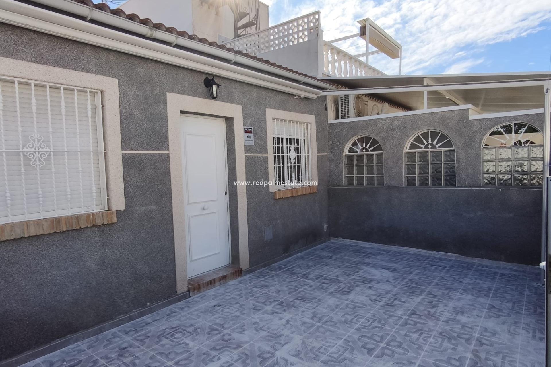 Återförsäljning - Bungalow -
Torrevieja - La Siesta - El Salado - Torreta