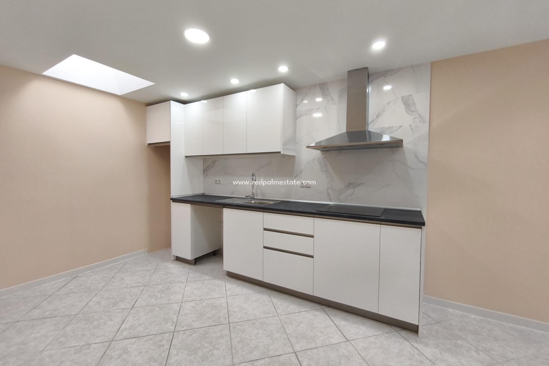 Återförsäljning - Bungalow -
Torrevieja - La Siesta - El Salado - Torreta