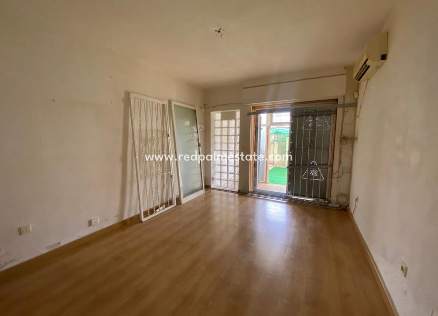 Återförsäljning - Bungalow -
Torrevieja - La Siesta - El Salado - Torreta