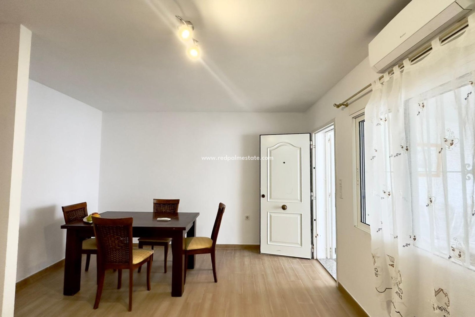 Återförsäljning - Bungalow -
Torrevieja - La Siesta - El Salado -  Torreta