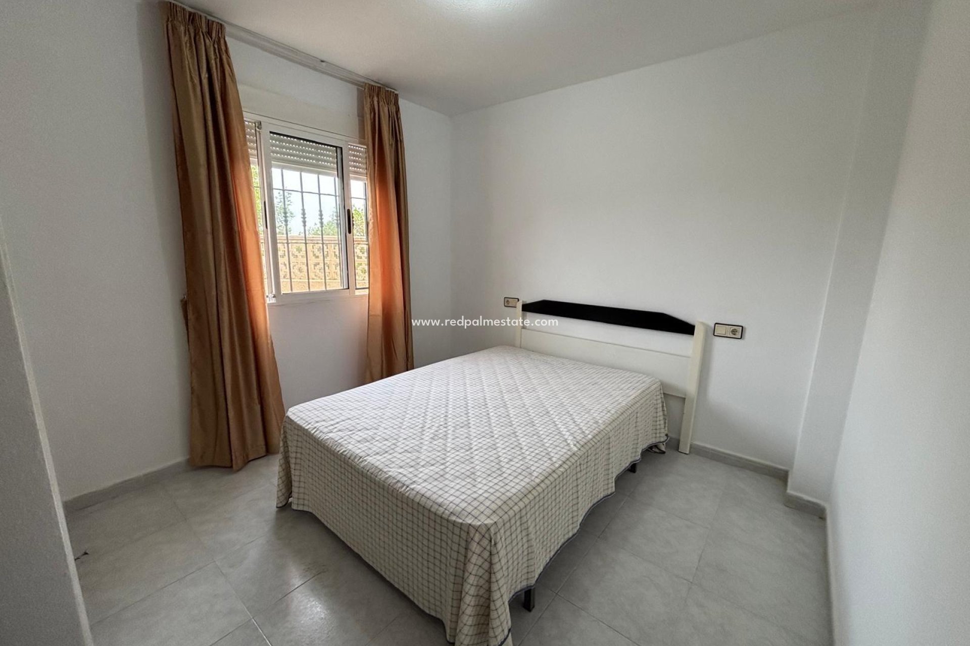 Återförsäljning - Bungalow -
Torrevieja - La Siesta - El Salado - Torreta