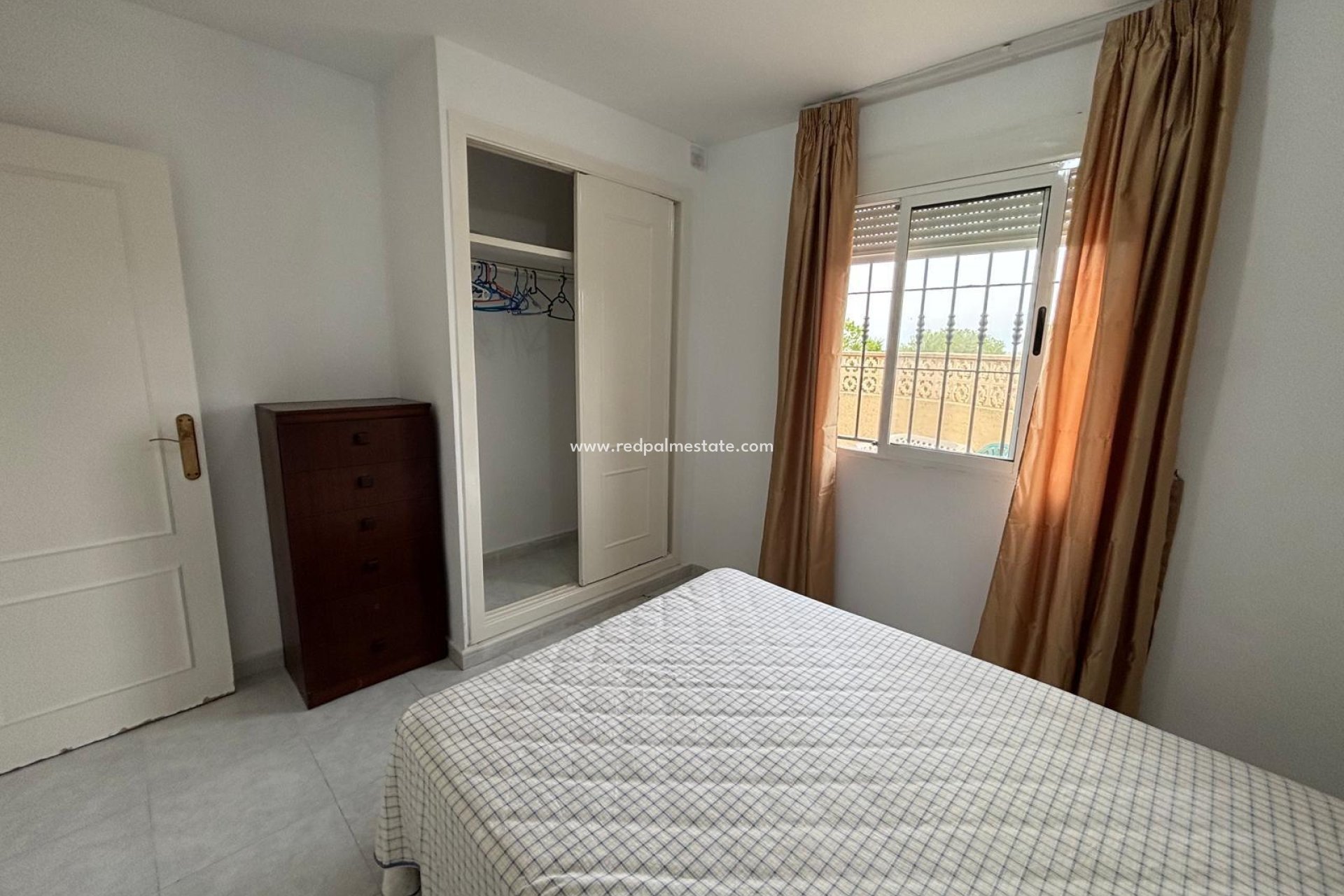 Återförsäljning - Bungalow -
Torrevieja - La Siesta - El Salado - Torreta