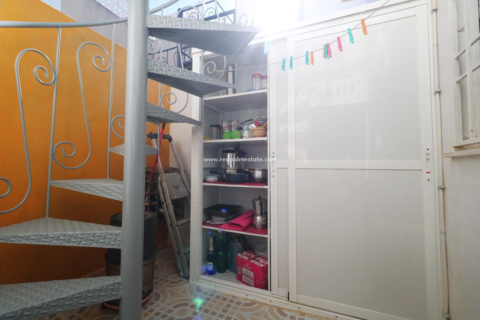 Återförsäljning - Bungalow -
Torrevieja - La Siesta - El Salado -  Torreta