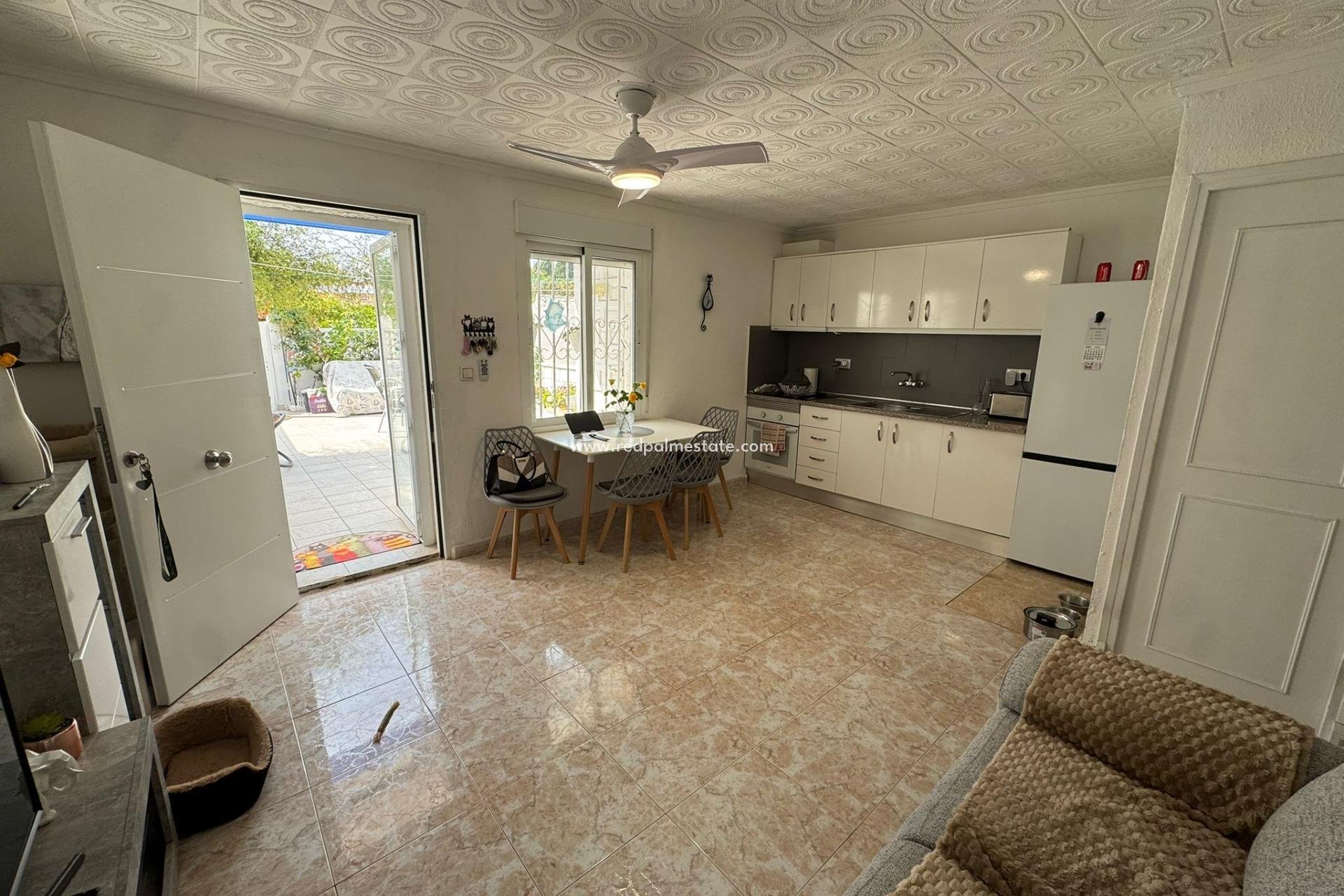 Återförsäljning - Bungalow -
Torrevieja - La Siesta - El Salado - Torreta