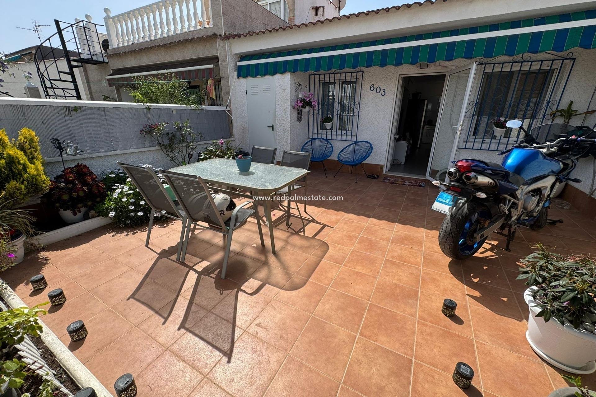 Återförsäljning - Bungalow -
Torrevieja - La Siesta - El Salado - Torreta