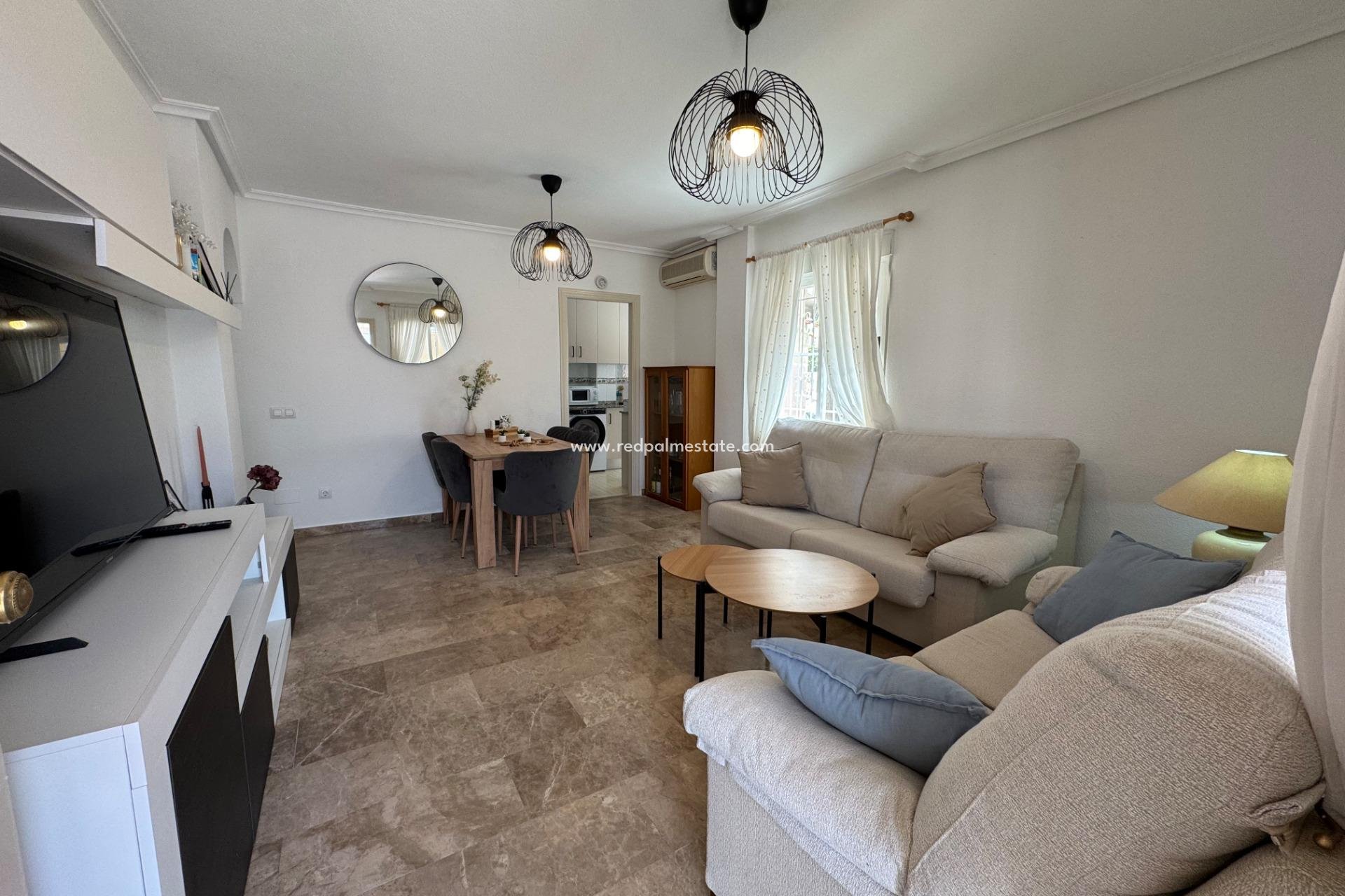 Återförsäljning - Bungalow -
Torrevieja - La Siesta - El Salado - Torreta