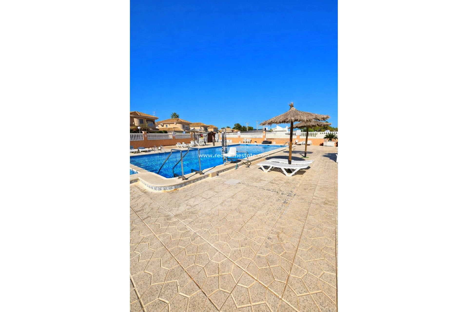Återförsäljning - Bungalow -
Torrevieja - Los altos