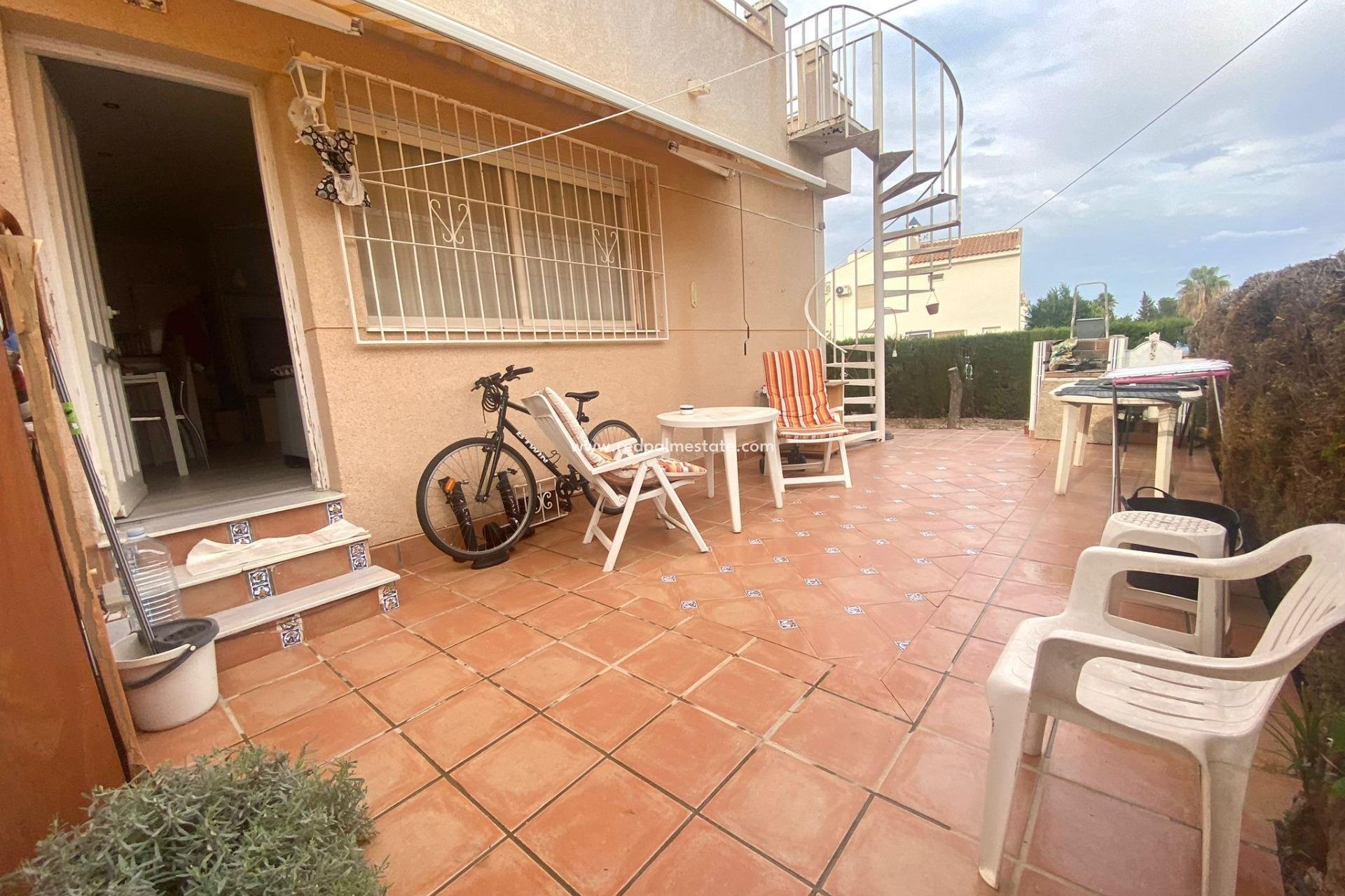 Återförsäljning - Bungalow -
Torrevieja - Los altos