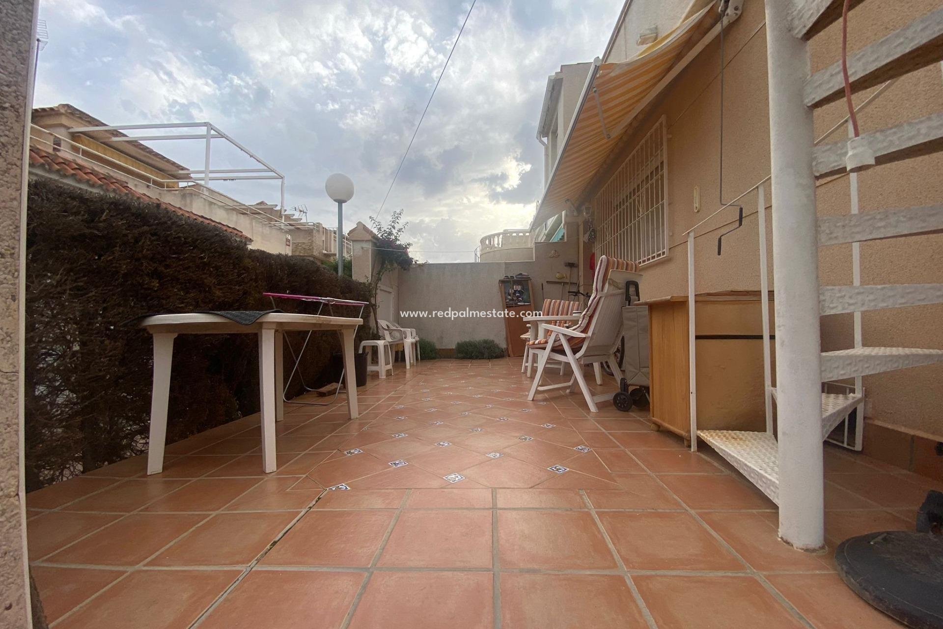 Återförsäljning - Bungalow -
Torrevieja - Los altos