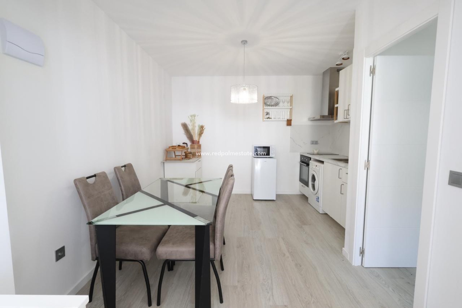 Återförsäljning - Bungalow -
Torrevieja - Los balcones