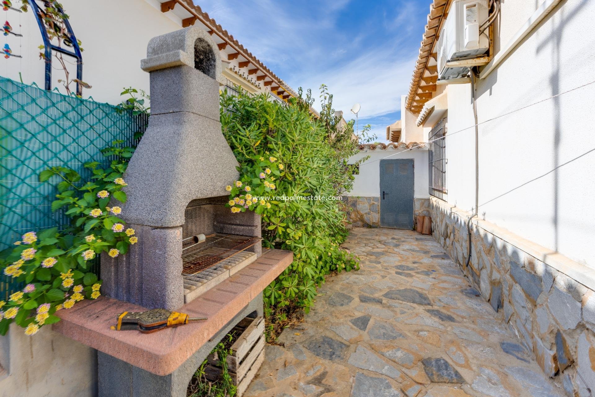 Återförsäljning - Bungalow -
Torrevieja - Los balcones