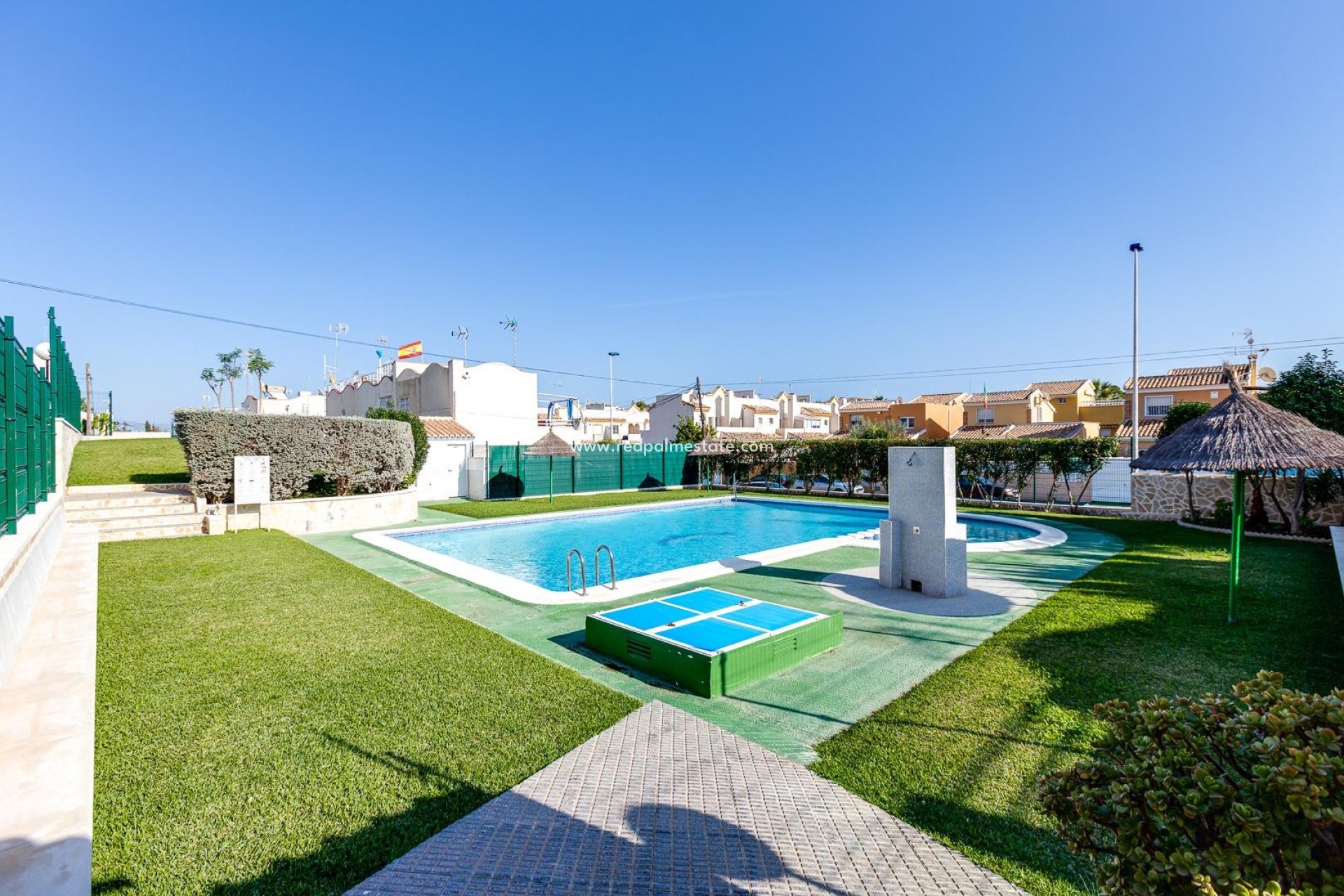Återförsäljning - Bungalow -
Torrevieja - Los balcones