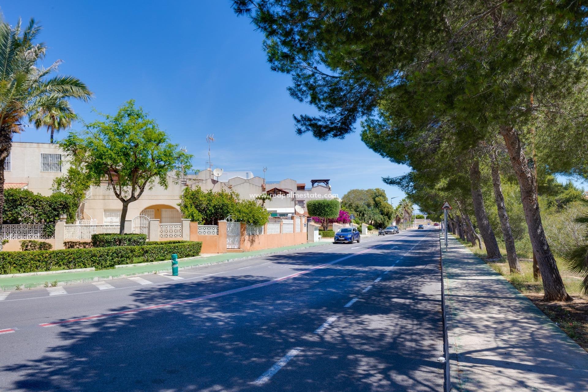 Återförsäljning - Bungalow -
Torrevieja - Los balcones
