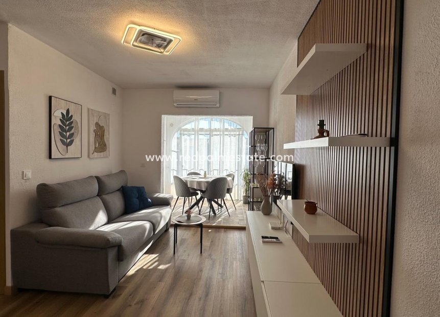 Återförsäljning - Bungalow -
Torrevieja - Los balcones