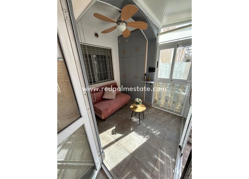 Återförsäljning - Bungalow -
Torrevieja - Los balcones
