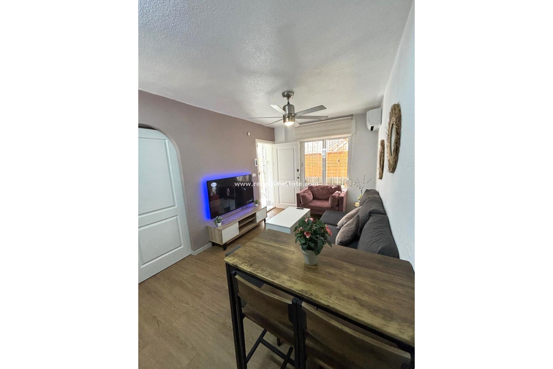 Återförsäljning - Bungalow -
Torrevieja - Los balcones
