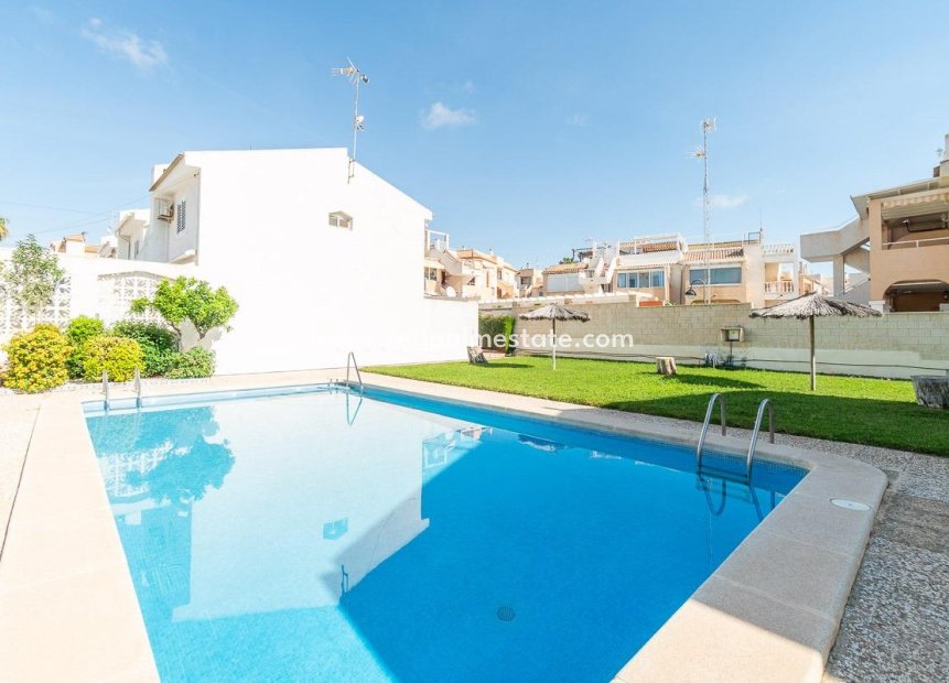 Återförsäljning - Bungalow -
Torrevieja - Los Frutales