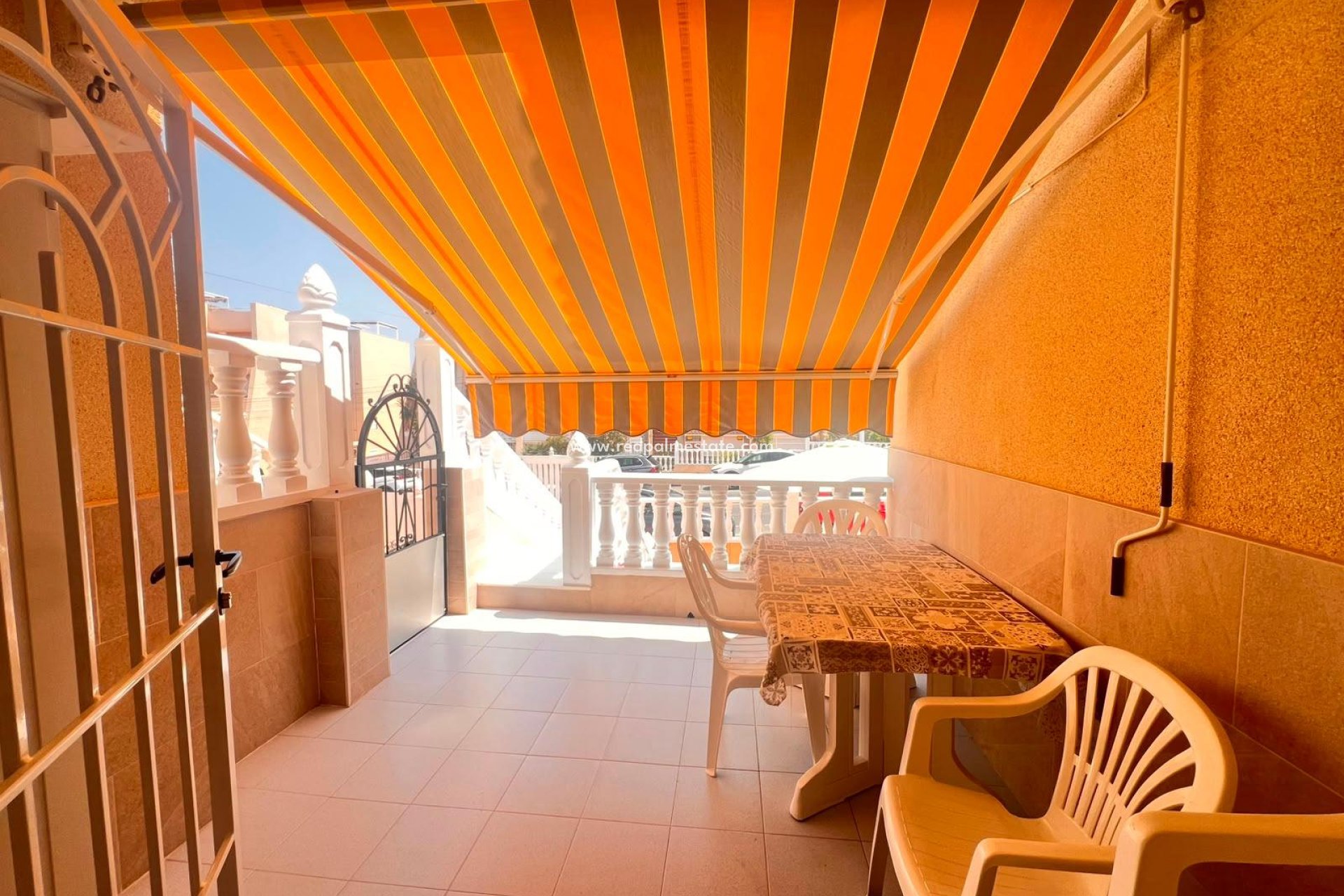 Återförsäljning - Bungalow -
Torrevieja - Nueva Torrevieja - Aguas Nuevas