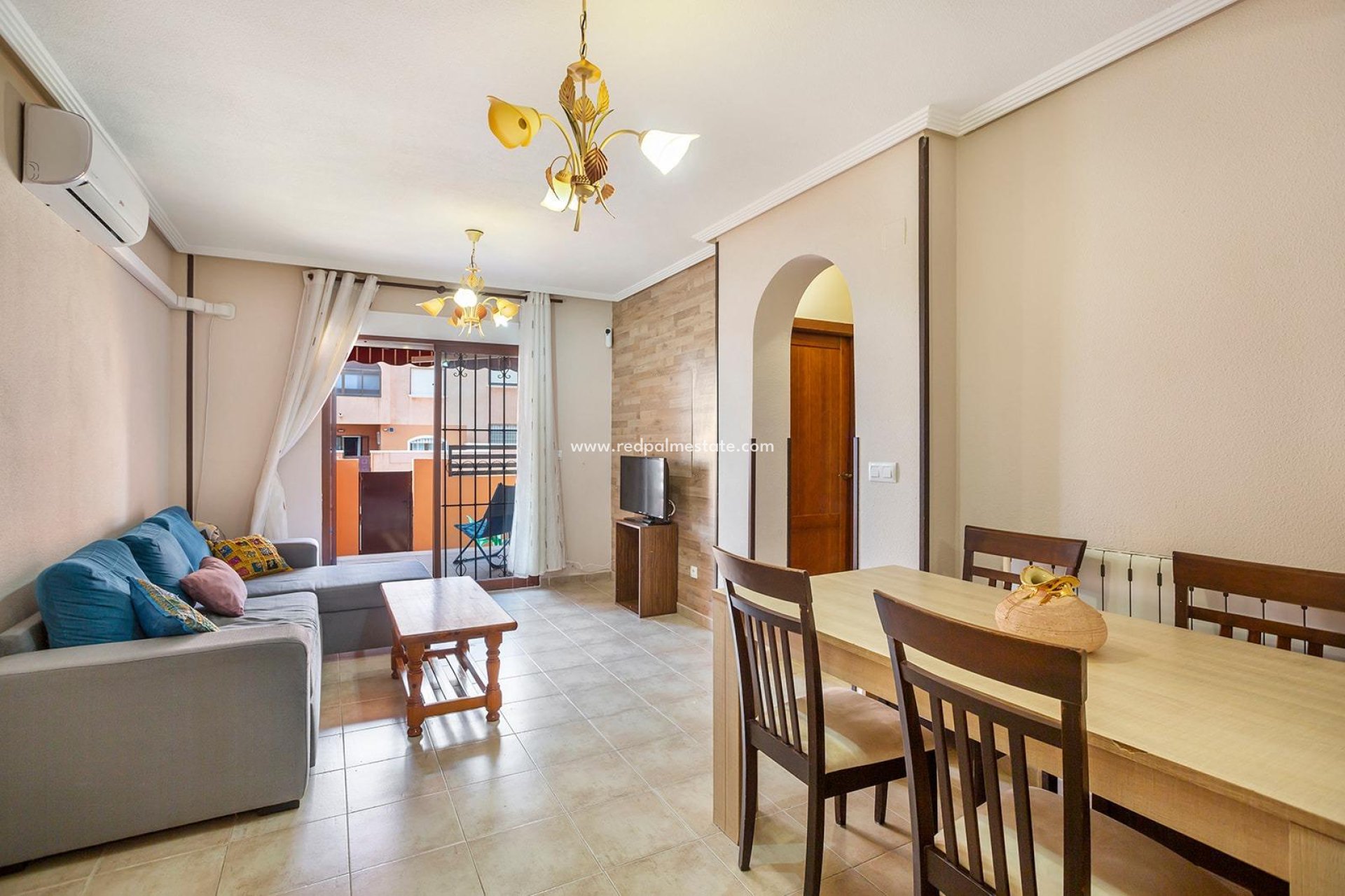 Återförsäljning - Bungalow -
Torrevieja - Nueva Torrevieja - Aguas Nuevas